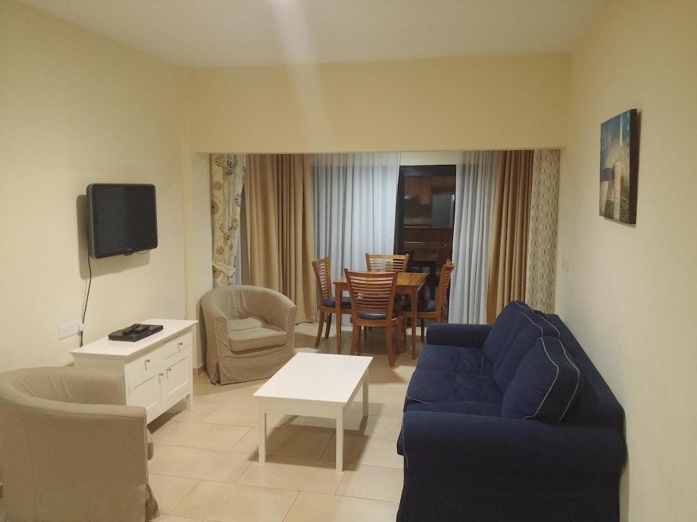 Geroskipou Royal Blue Hotel & Spa מראה חיצוני תמונה