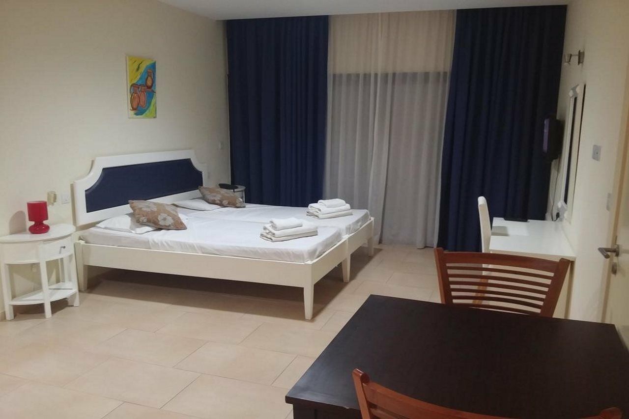 Geroskipou Royal Blue Hotel & Spa מראה חיצוני תמונה